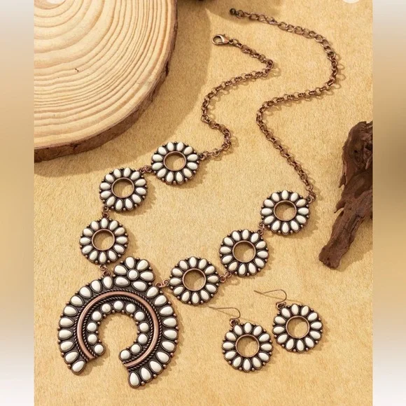 New Southwestern Squash Blossom Naja Faux White Turquoise Howlite Necklace Set - Picture 1 of 5